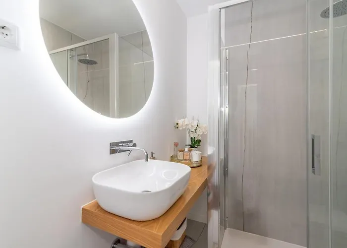 T2 Luxo Mobilado Apartmán *